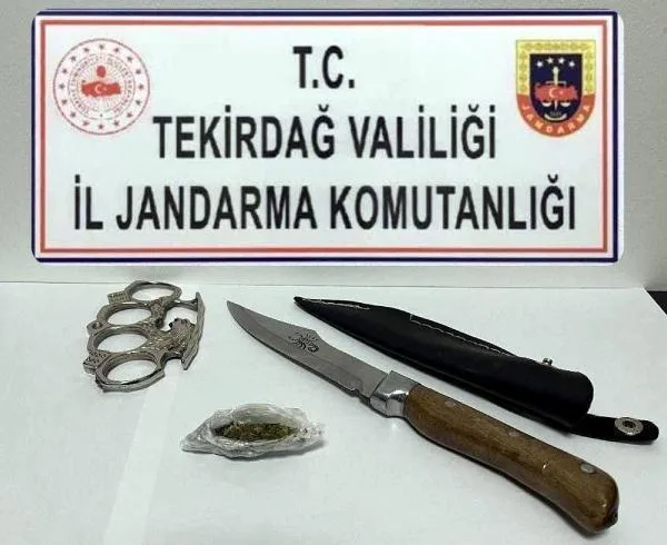 Otomobilinde uyuşturucu bulunan sürücü gözaltında
