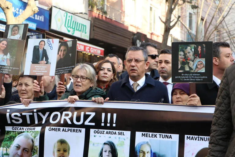 Özel, 25 Kişinin Öldüğü Tren Kazası Duruşmasına Katıldı: Adaleti Rayların Altında Bırakmayacağız