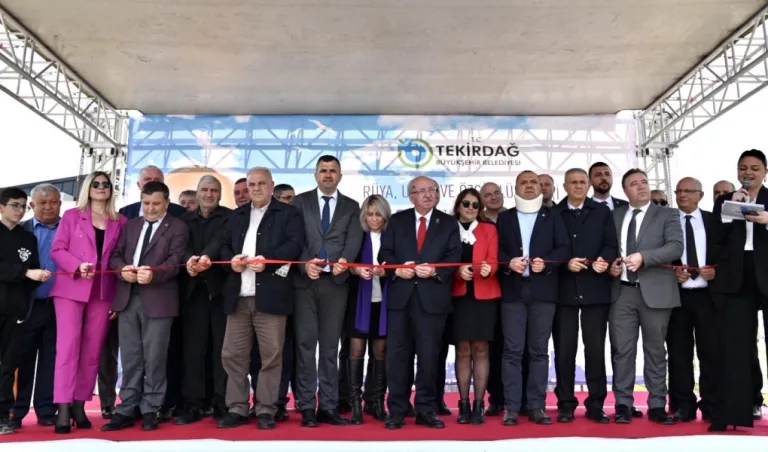 SARAY İLÇESİ KENTPARK VE SOSYAL TESİS İLE KÖPRÜ VE BAĞLANTI YOLLARI TÖRENLE HİZMETE AÇILDI