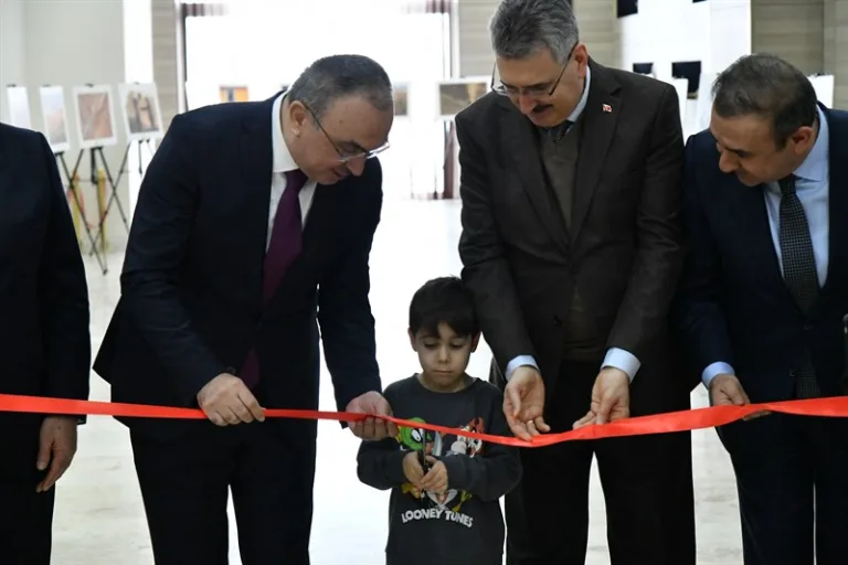 Vali Soytürk 13. Tarım, Orman ve İnsan Fotoğraf Sergisi’nin Açılışını Yaptı