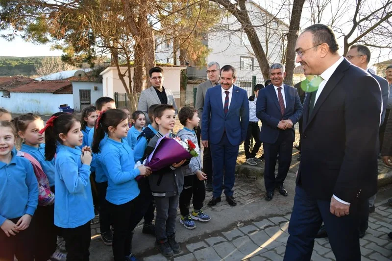 Vali Soytürk Güçlendirmesi Yapılan Sağlamtaş İlkokulunu Ziyaret Etti Vali Soytürk Güçlendirmesi Yapılan Sağlamtaş İlkokulunu Ziyaret Etti