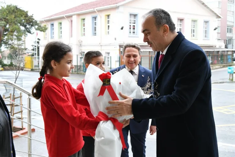 Vali Soytürk Süleymanpaşa İlkokulunu Ziyaret Etti