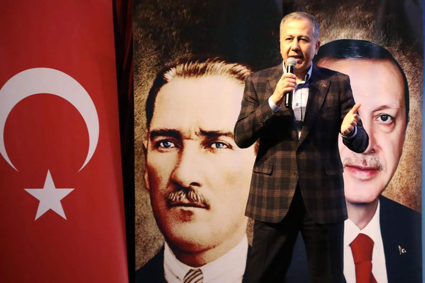 Bakan Yerlikaya:’ Sınırlarımız İçinde Kaç Terörist Olduğunu Biliyoruz’ Bakan Yerlikaya:’ Sınırlarımız İçinde Kaç Terörist Olduğunu Biliyoruz’
