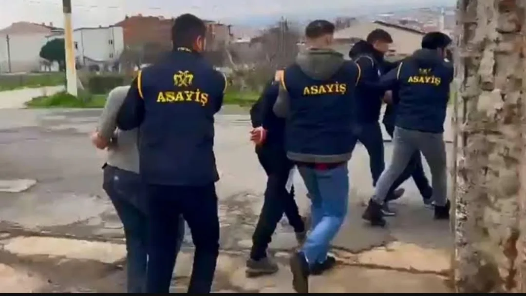 Kaçak Sigara Operasyonu: 4 Gözaltı Kaçak Sigara Operasyonu: 4 Gözaltı