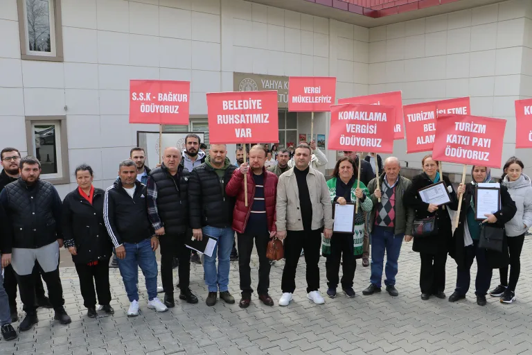 Pansiyon İşletmecileri Kültür Turizm İl Müdürlüğü Önünde Basın Açıklaması Yaptı