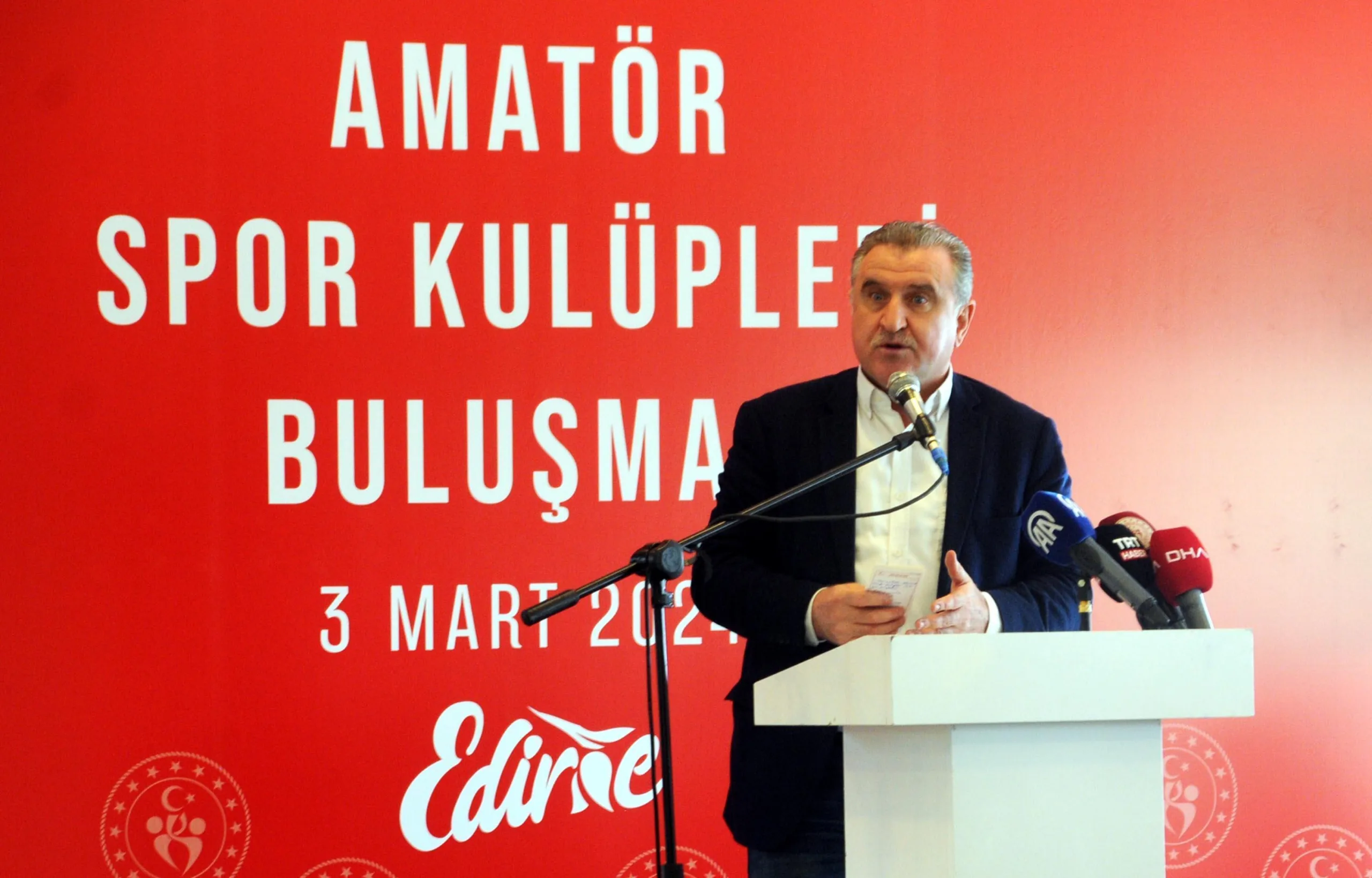 Bakan Bak: Edirne’yi Balkanlar’ın spor merkezi yapmaya çalışıyoruz Bakan Bak: Edirne’yi Balkanlar’ın spor merkezi yapmaya çalışıyoruz