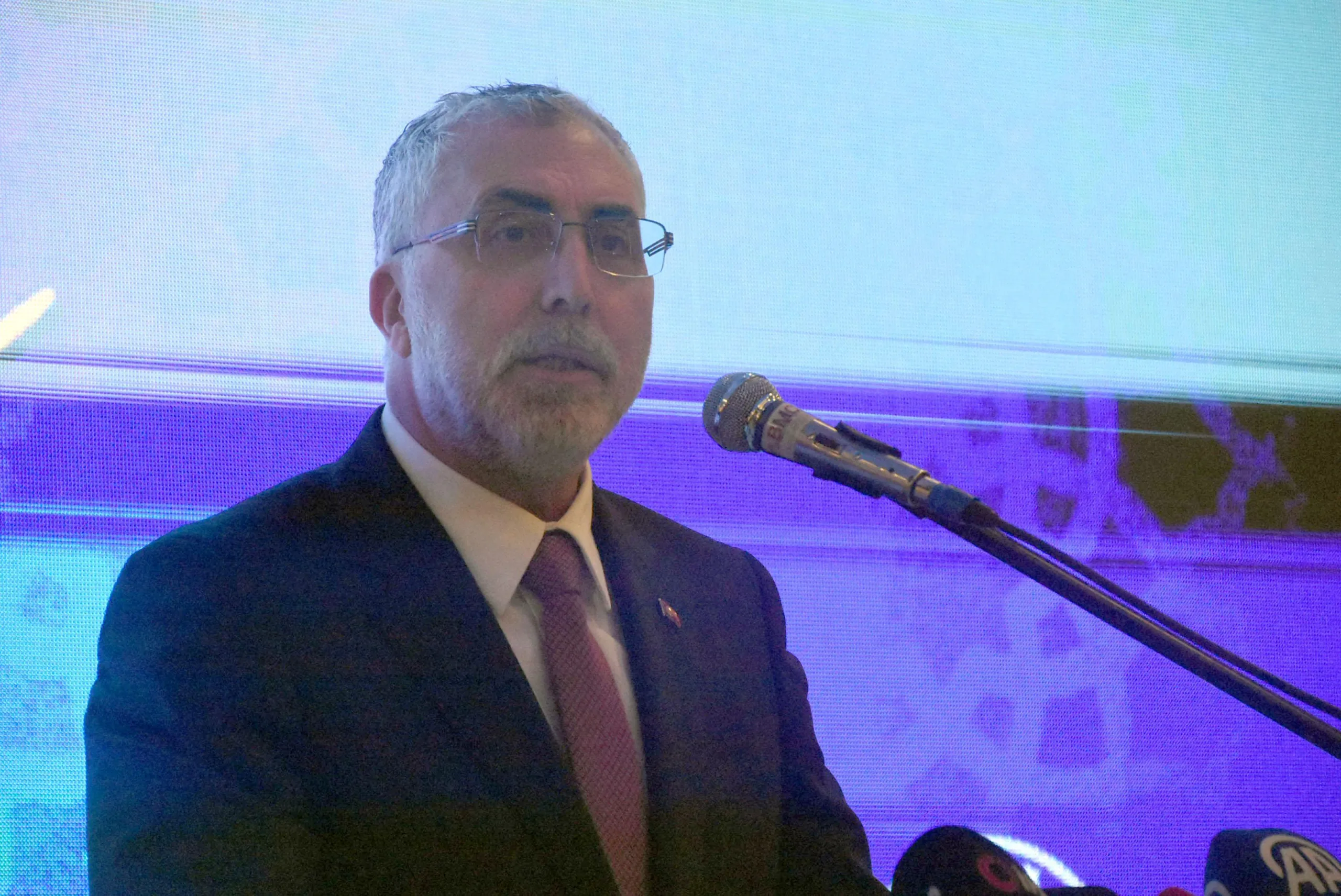 Bakan Işıkhan: İşsizlik oranı son 10 yılın en düşük seviyesine geldi (2) Bakan Işıkhan: İşsizlik oranı son 10 yılın en düşük seviyesine geldi (2)