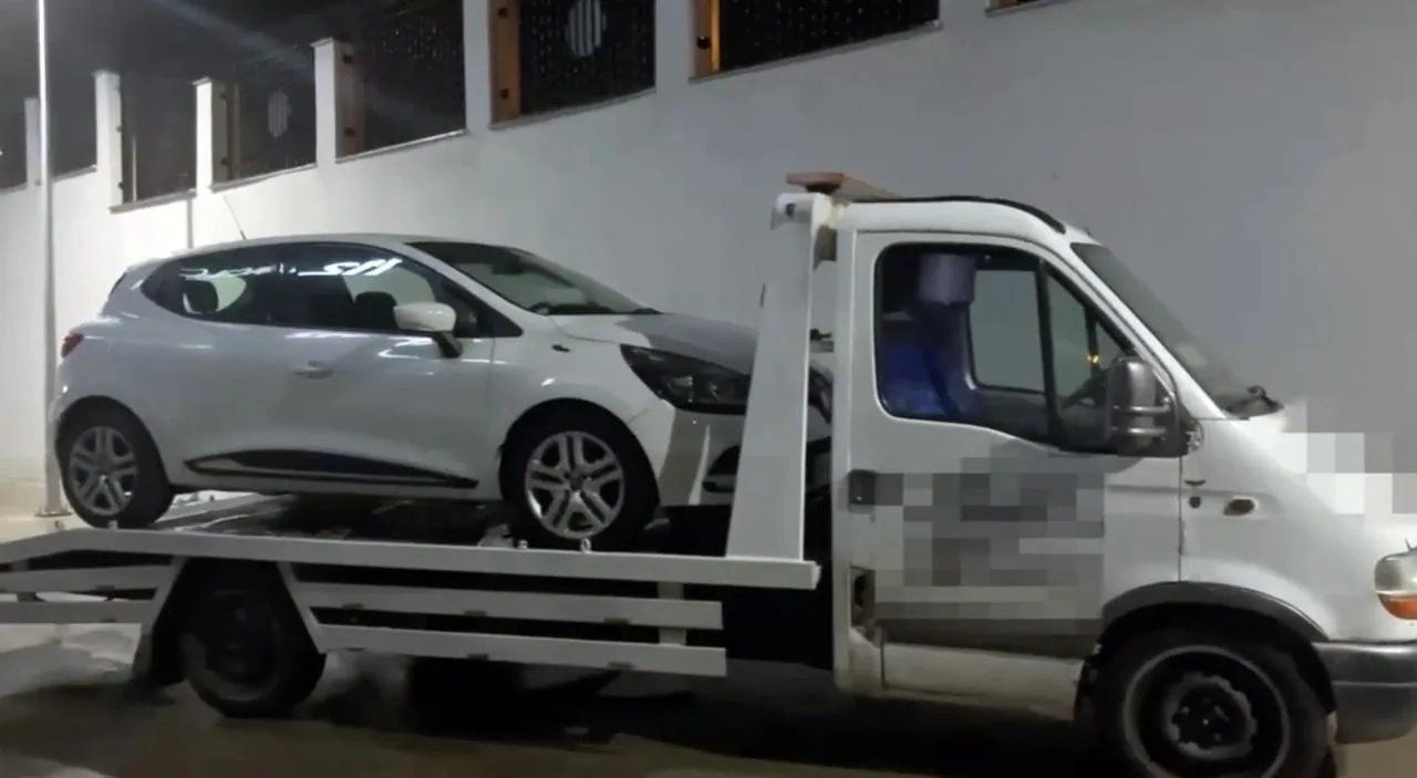Çekiciye yüklenen otomobilde 15 bin 133 uyuşturucu hap ele geçirildi Çekiciye yüklenen otomobilde 15 bin 133 uyuşturucu hap ele geçirildi