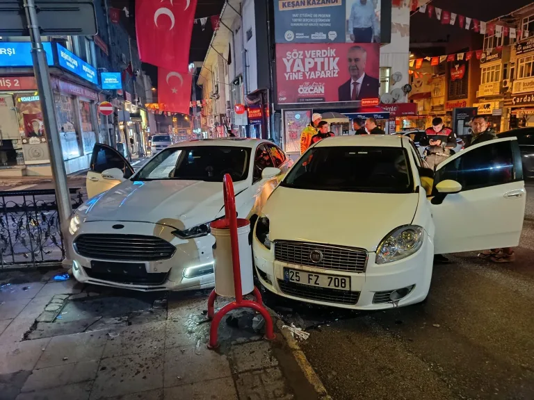 Edirne’de 2 otomobil çarpıştı; 1 yaralı