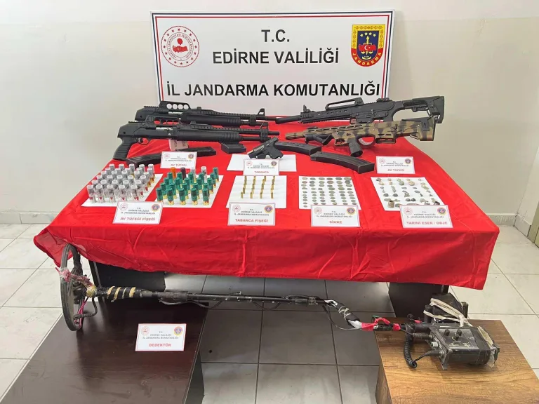 Edirne’de evde 105 tarihi eser ele geçirildi; 2 gözaltı