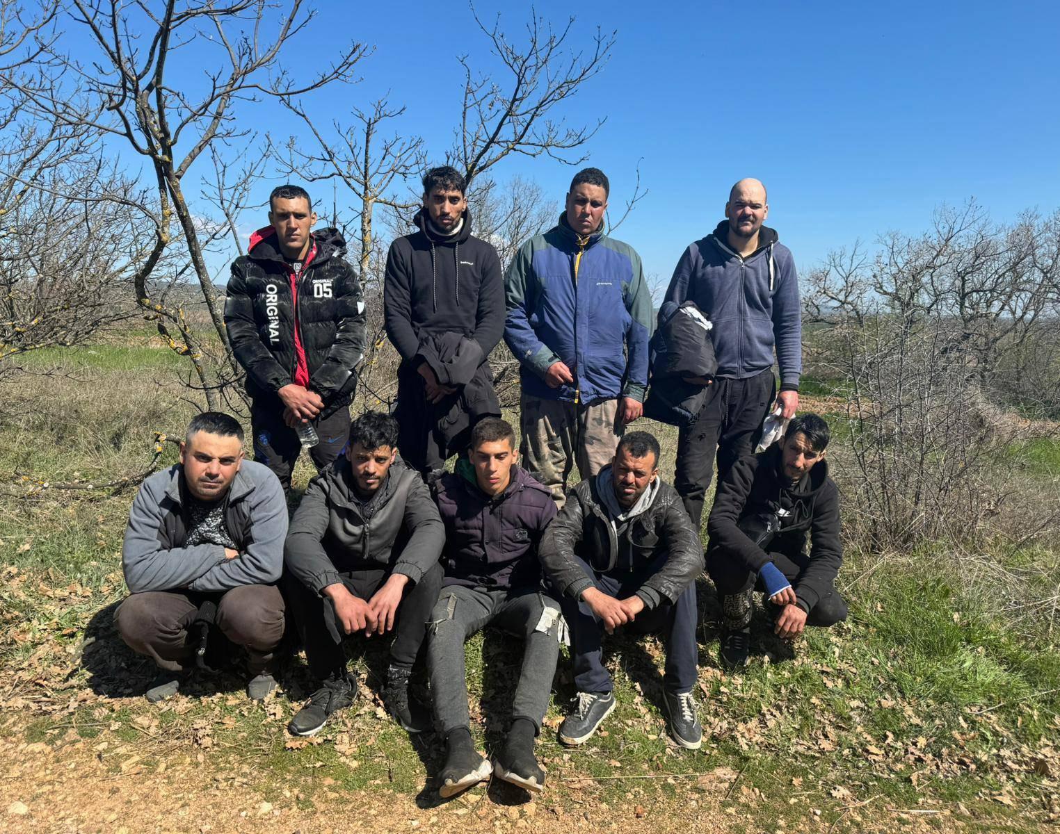 Edirne’de, Mısır uyruklu 9 kaçak göçmen ve 1 organizatör yakalandı Edirne’de, Mısır uyruklu 9 kaçak göçmen ve 1 organizatör yakalandı