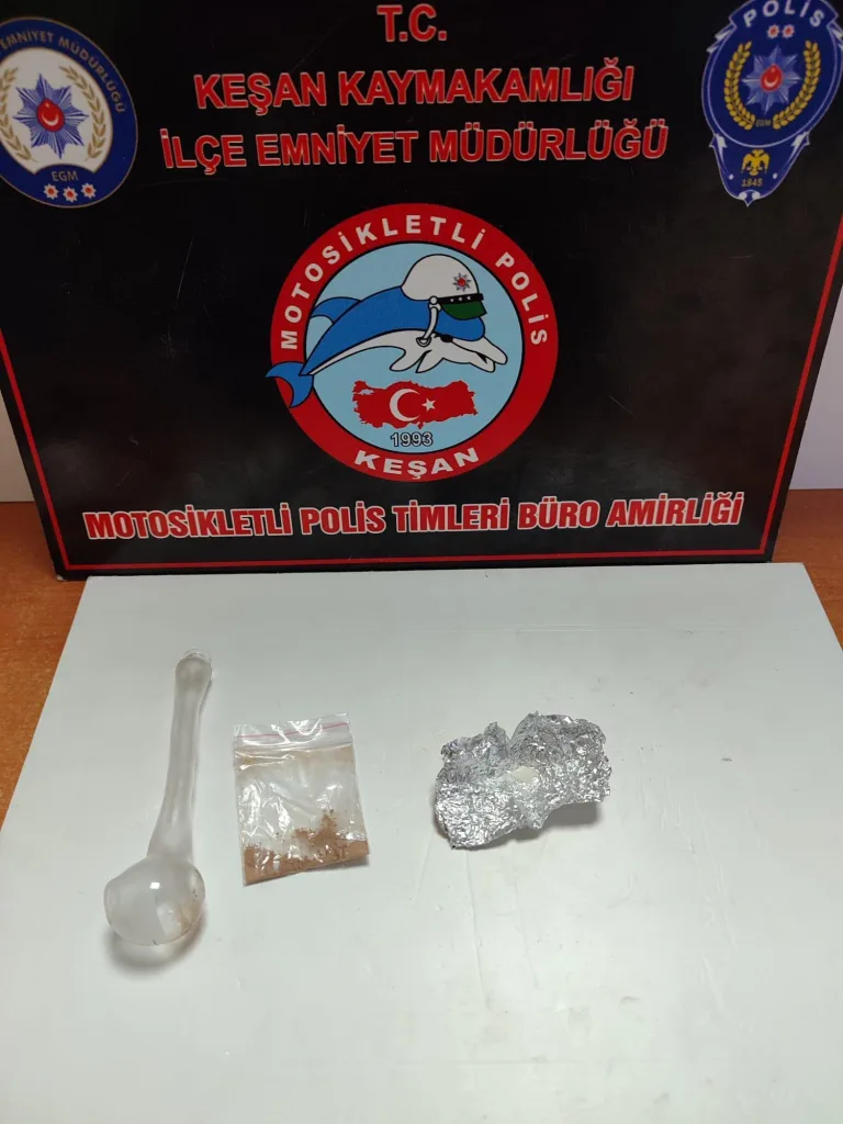 Edirne’de uyuşturucuyla yakalanan 4 şüpheliye gözaltı