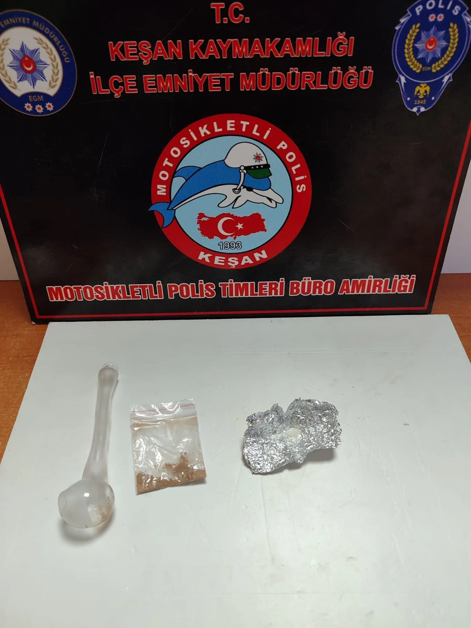 Edirne’de uyuşturucuyla yakalanan 4 şüpheliye gözaltı Edirne’de uyuşturucuyla yakalanan 4 şüpheliye gözaltı