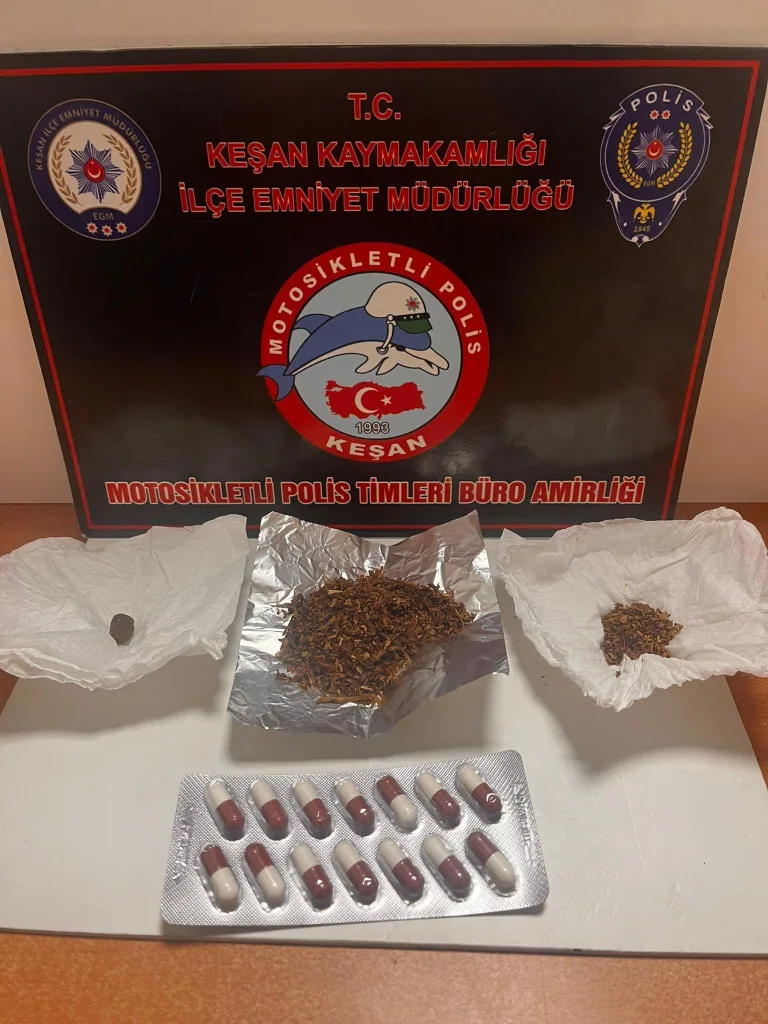 Edirne’de üzerinde uyuşturucuyla yakalanan şüpheliye gözaltı