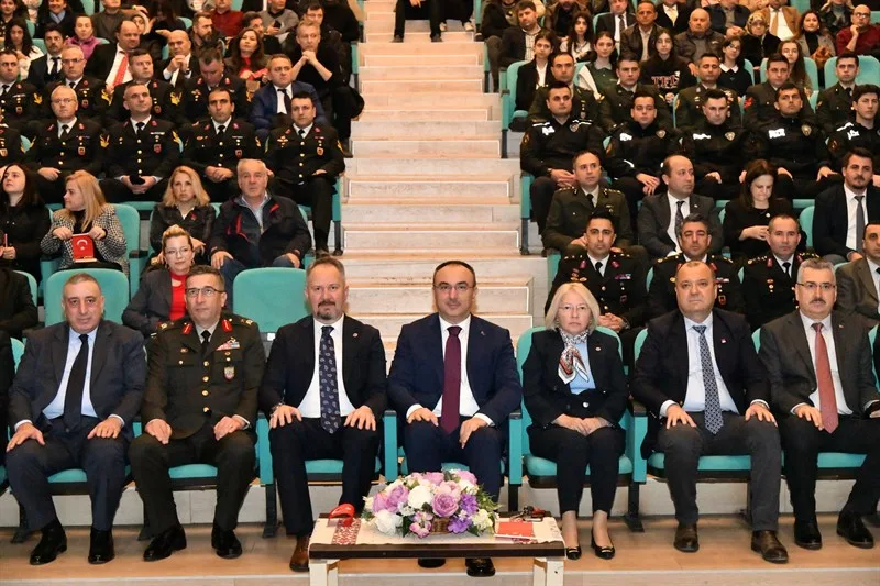 İstiklal Marşı’nın Kabulünün 103. Yıldönümü ve Mehmet Akif Ersoy’u Anma Programı Düzenlendi İstiklal Marşı’nın Kabulünün 103. Yıldönümü ve Mehmet Akif Ersoy’u Anma Programı Düzenlendi