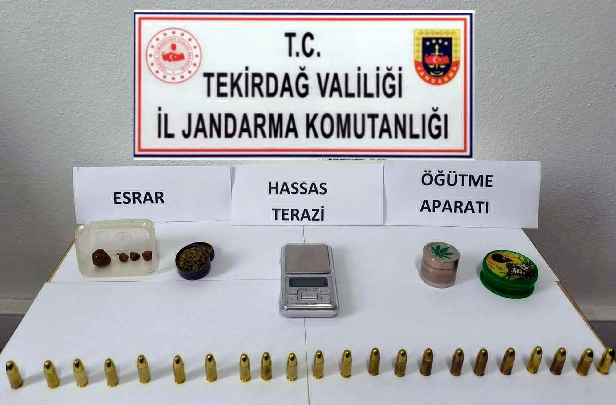 Jandarmadan uyuşturucu operasyonu; 4 gözaltı Jandarmadan uyuşturucu operasyonu; 4 gözaltı