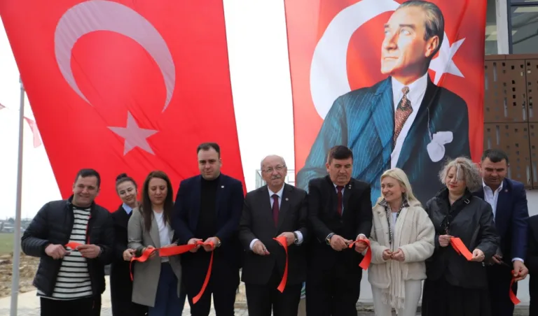 KAPAKLI SOSYAL TESİS VE TENİS KORTLARI TÖRENLE HİZMETE AÇILDI