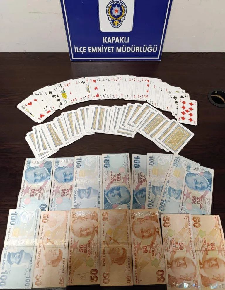 Kumar Oynayan 4 Kişiye 27 Bin 700 Lira Ceza