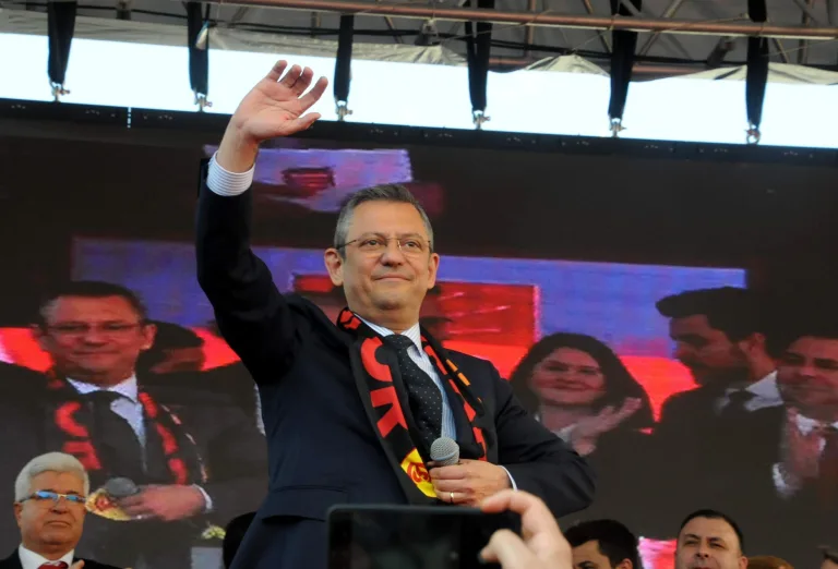 Özgür Özel: Babaevinin kapıları ardına kadar açıktır, buyursunlar gelsinler (2)