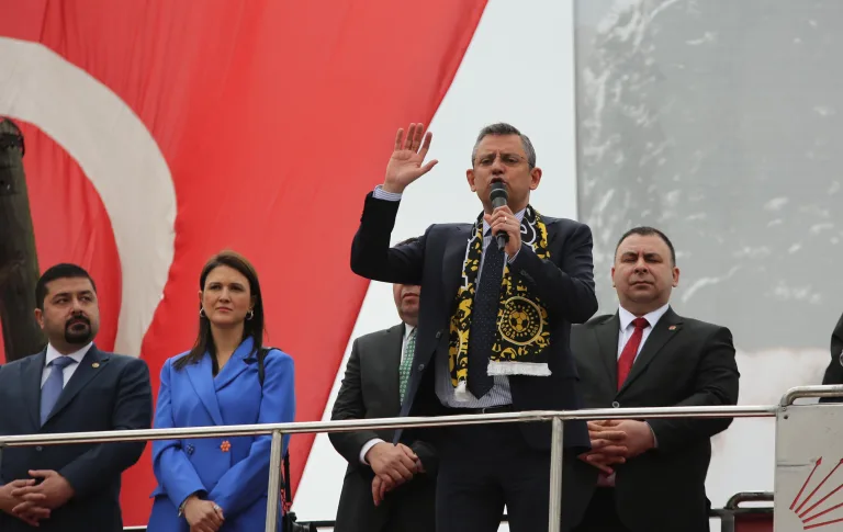 Özgür Özel: Babaevinin kapıları ardına kadar açıktır, buyursunlar gelsinler