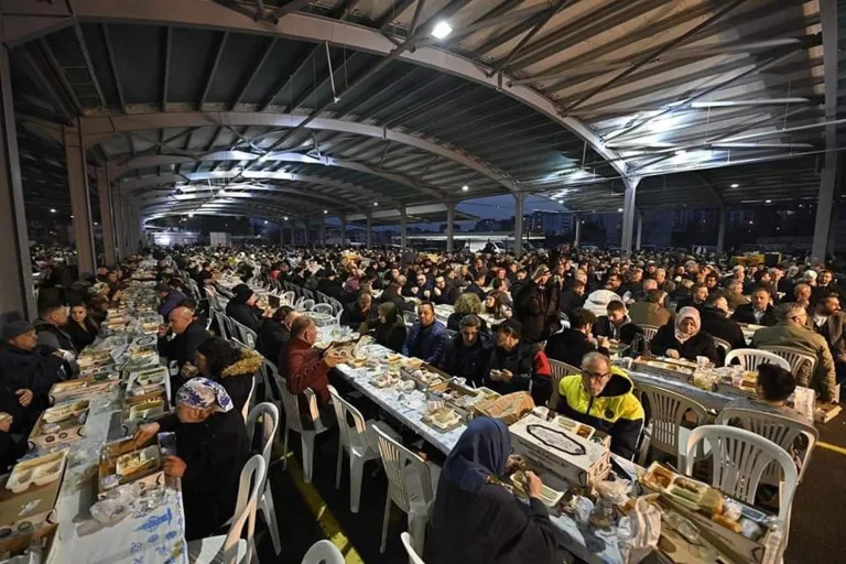 Süleymanpaşa’da ramazanın ilk Gönül Sofrası Altınova Mahallesi’nde kuruldu