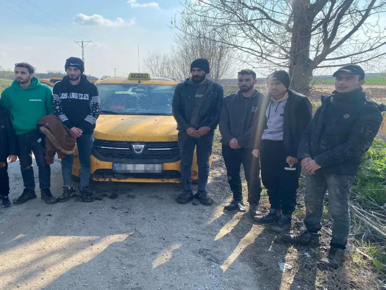 Takside 9 kaçak göçmen yakalandı