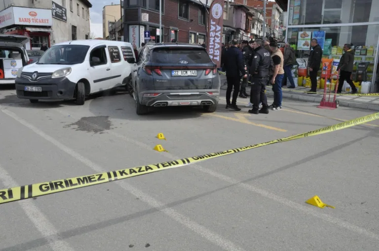 Trafik kazası sonra çıkan tartışma silahlı kavgaya dönüştü; 1 yaralı