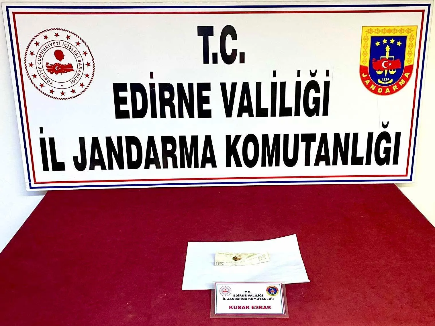 Üzerinde uyuşturucu ele geçirildi Üzerinde uyuşturucu ele geçirildi
