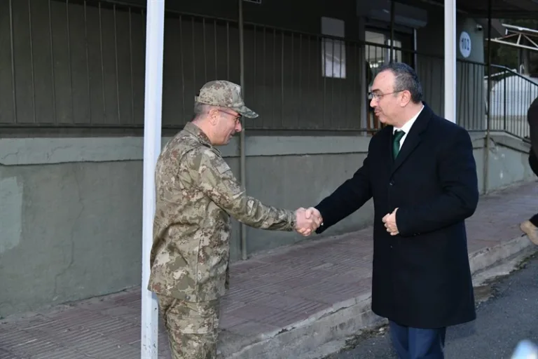 Vali Soytürk Er ve Erbaşlarla Birlikte İftar Yaptı