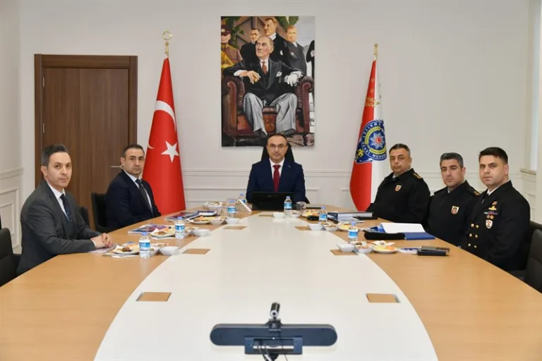 Vali Soytürk İl Emniyet Müdürlüğünü Ziyaret Etti