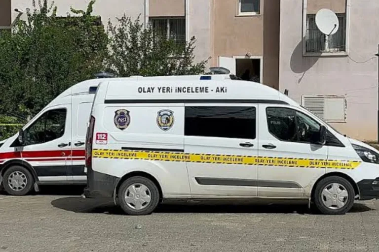 Camdan Düşen 3 Yaşındaki Çocuk Ağır Yaralandı