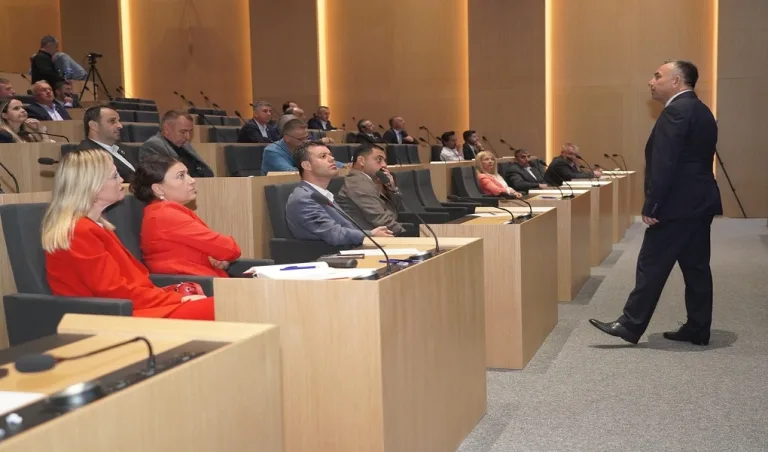 BÜYÜKŞEHİR’DEN MECLİS ÜYELERİNE YÖNELİK EĞİTİM