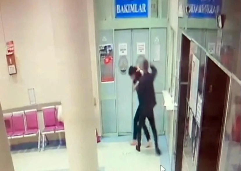 Darbettiği doktoru sosyal medya üzerinden tehdit edince tutuklanmıştı, yine tahliye oldu Darbettiği doktoru sosyal medya üzerinden tehdit edince tutuklanmıştı, yine tahliye oldu