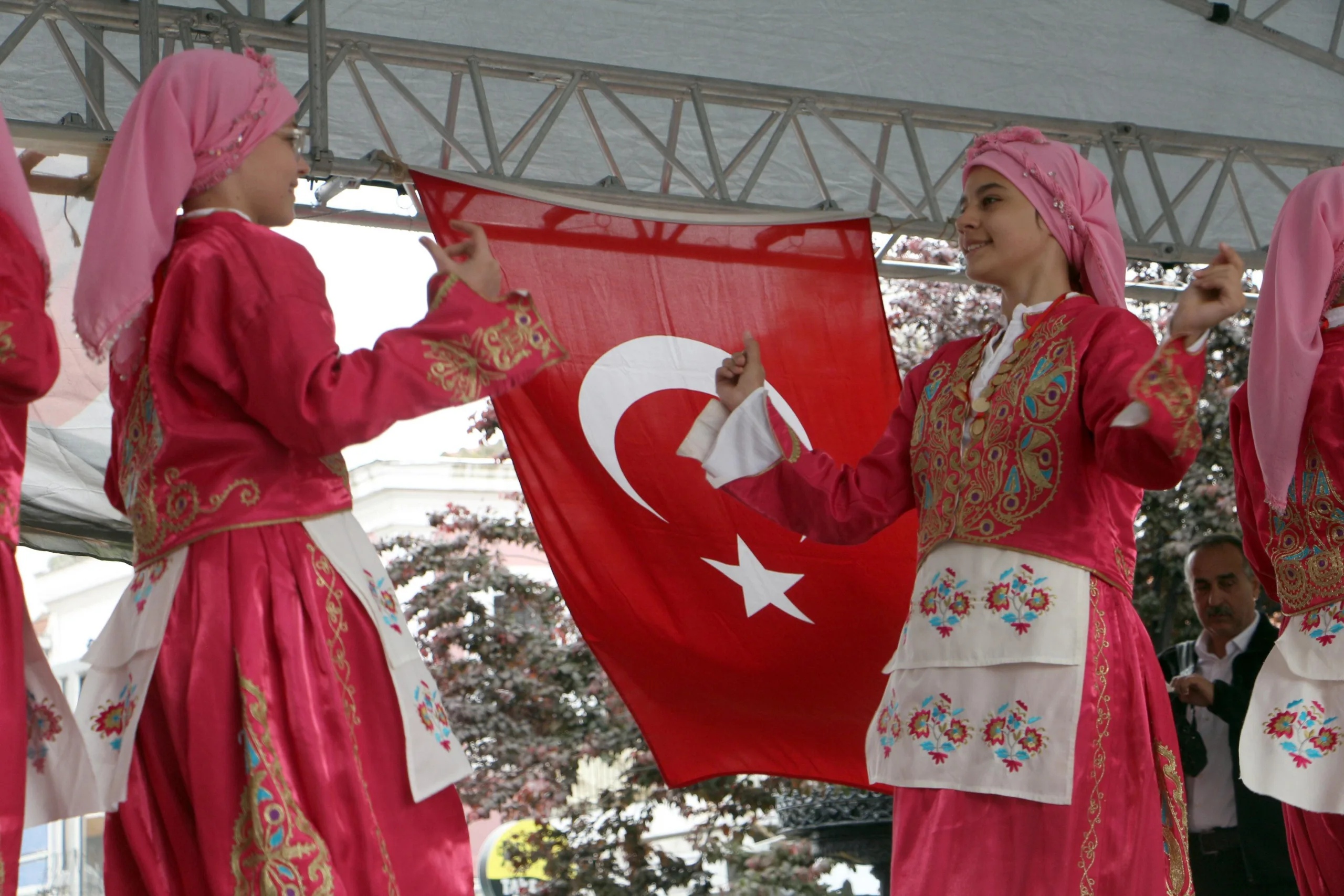 Edirne’de 23 Nisan, Balkan ülkelerinden gelen çocuklarla kutlandı Edirne’de 23 Nisan, Balkan ülkelerinden gelen çocuklarla kutlandı