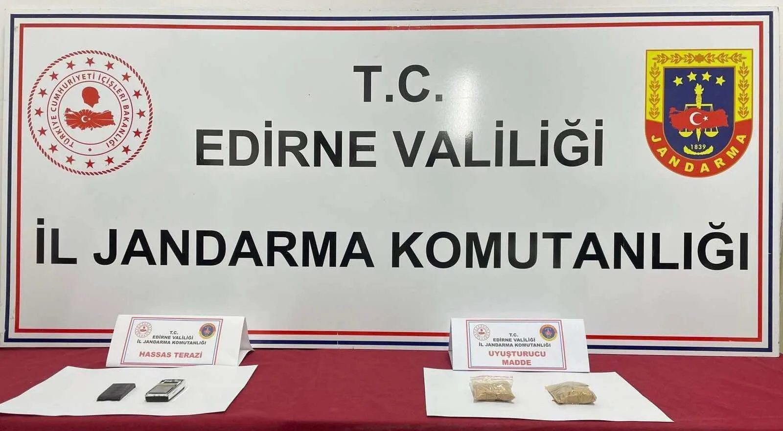 Edirne’de araçta eroin ele geçirildi; 2 gözaltı Edirne’de araçta eroin ele geçirildi; 2 gözaltı