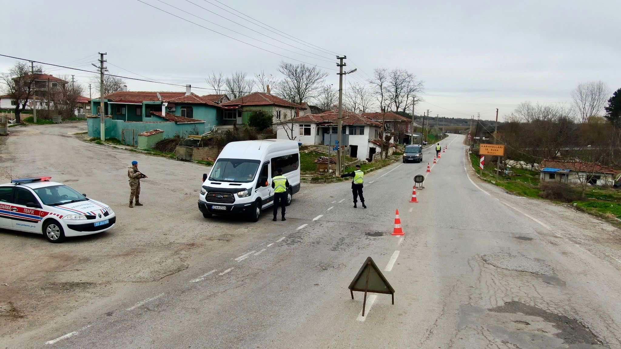 Edirne’de jandarma ekipleri dronlu trafik denetimi Edirne’de jandarma ekipleri dronlu trafik denetimi