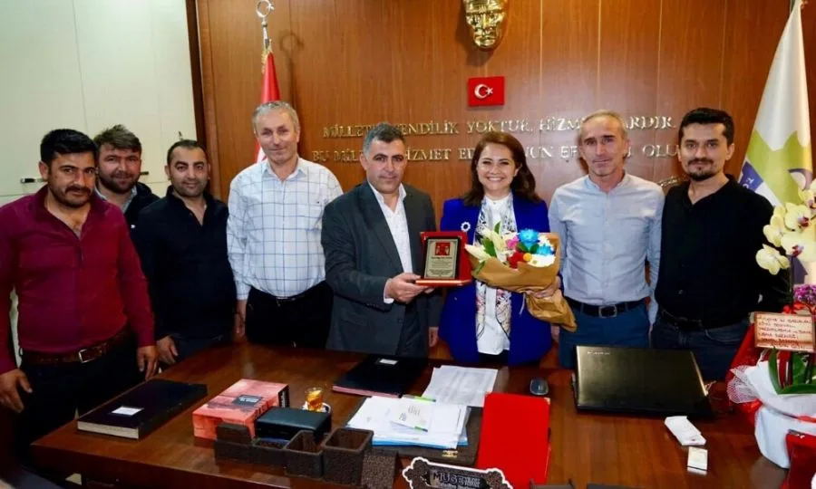 Ergene – Çorlu Havza Çiftlik Köyü Kültür ve Dayanışma Derneğinden Başkan Topak’a Ziyaret Ergene – Çorlu Havza Çiftlik Köyü Kültür ve Dayanışma Derneğinden Başkan Topak’a Ziyaret