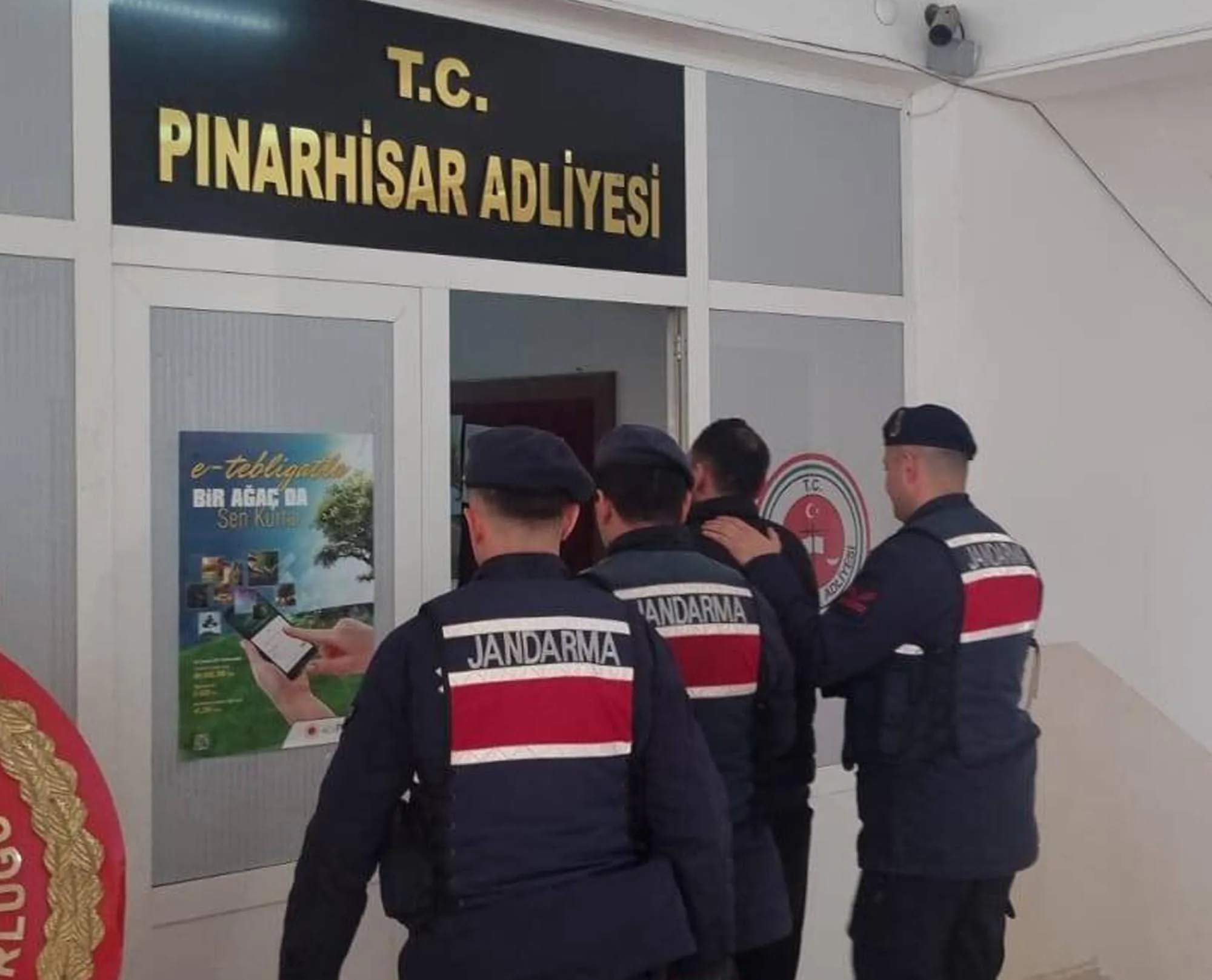 Kırklareli’nde 8 suç kaydı olan dolandırıcılık şüphelisi tutuklandı Kırklareli’nde 8 suç kaydı olan dolandırıcılık şüphelisi tutuklandı