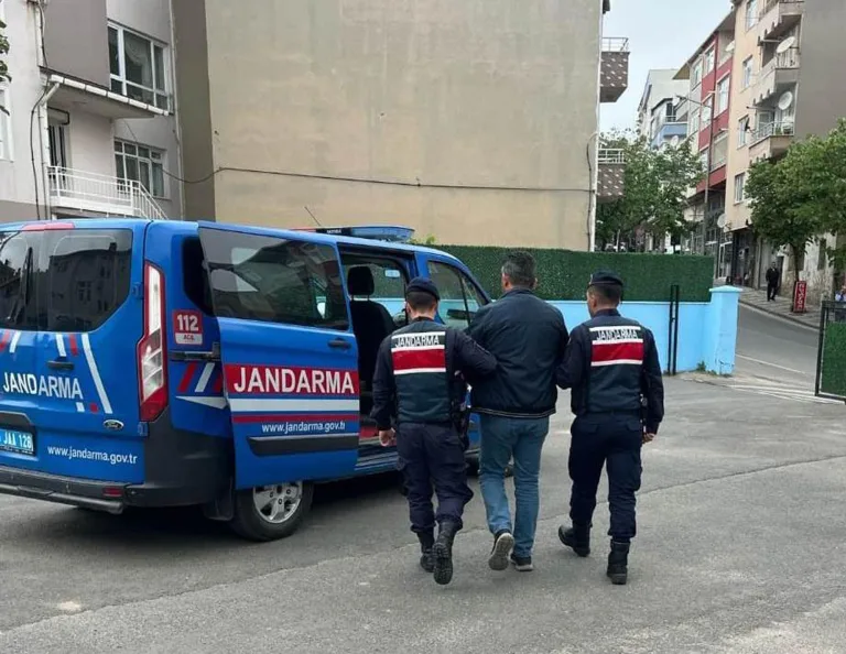 Otomobiline çarptığı sürücü öldü, aracını kaza yerinde bırakıp kaçan sürücü yakalandı