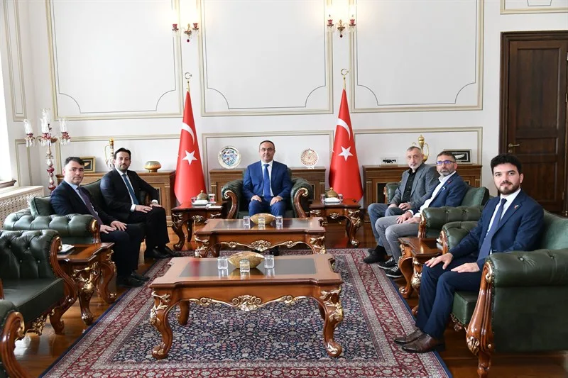 Sakarya İmam Hatipliler Derneği Başkan ve Üyeleri Vali Soytürk’ü Ziyaret Etti Sakarya İmam Hatipliler Derneği Başkan ve Üyeleri Vali Soytürk’ü Ziyaret Etti
