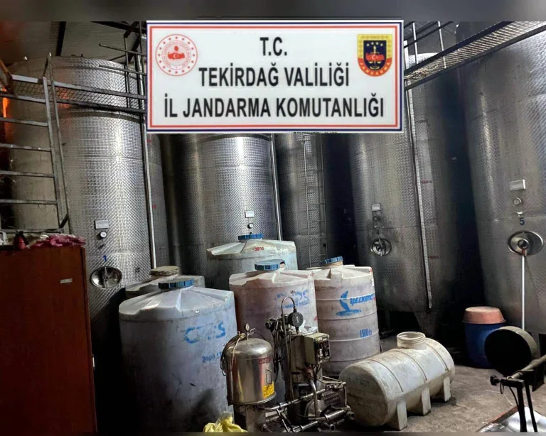 Şarköy’de 72 bin litre sahte şarap ele geçirildi