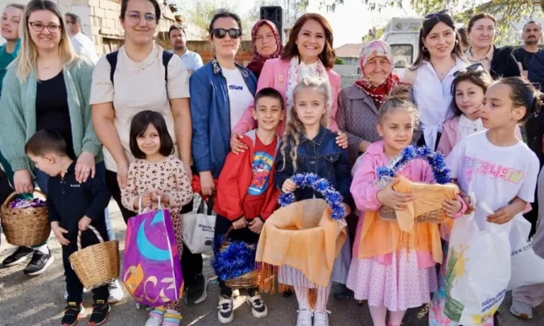 Sayın Başkanımız Pınarbaşı Mahallesindeki Geleneksel Çocuk Bayramlaşmasına Katıldı