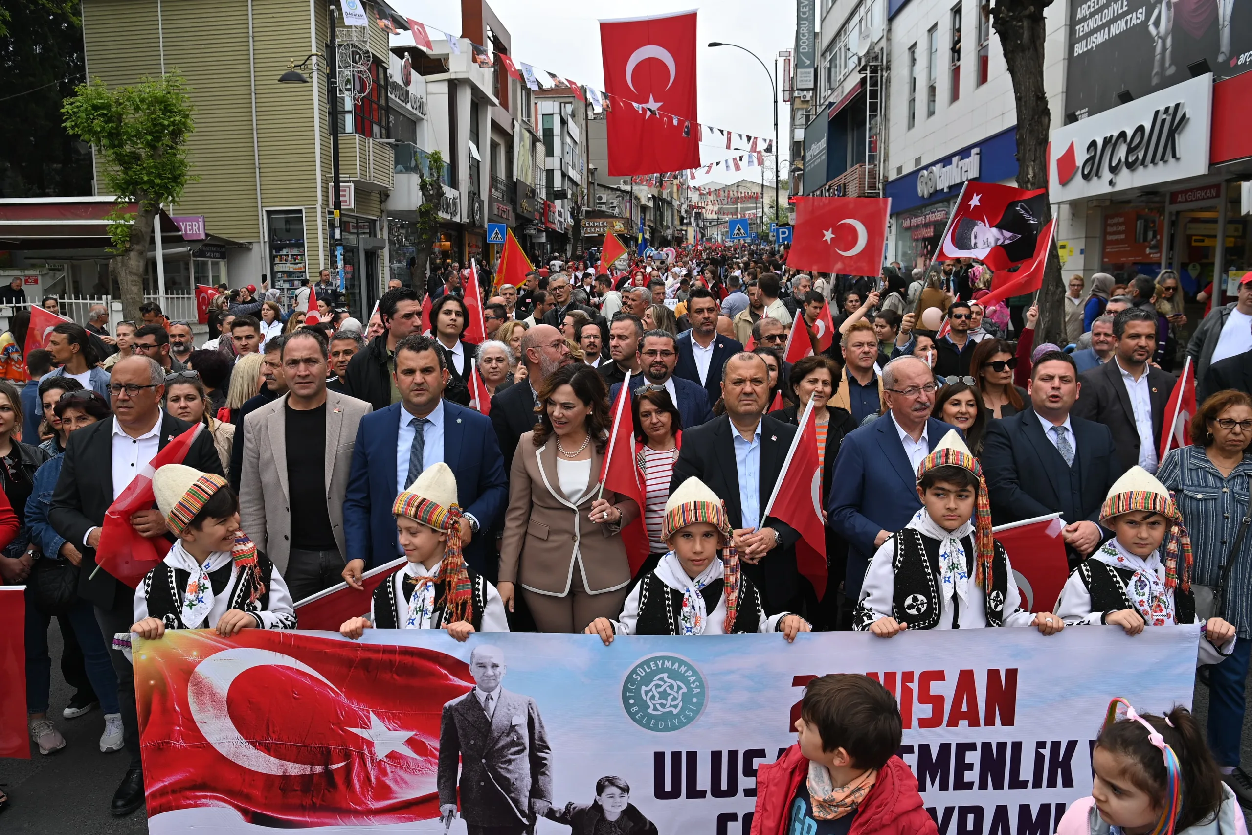 Süleymanpaşa Çocuk Şenliği kortej ile başladı Süleymanpaşa Çocuk Şenliği kortej ile başladı