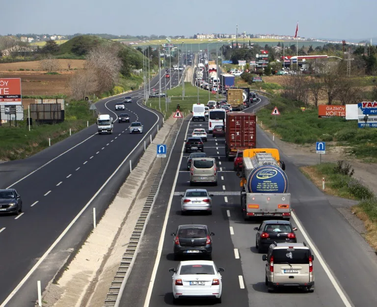 Tekirdağ’dan İstanbul yönüne trafik yoğunluğu (2)
