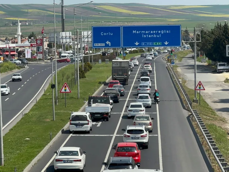 Tekirdağ’dan İstanbul yönüne trafik yoğunluğu