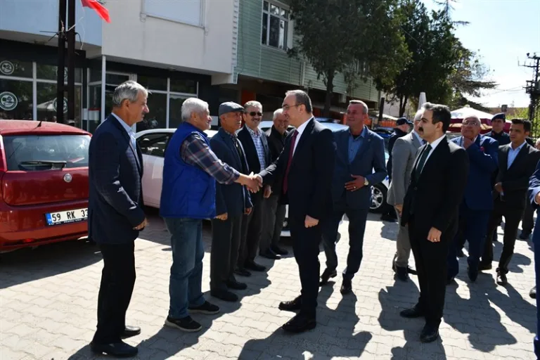 Vali Soytürk Küçükyoncalı Mahalle Kültür Evi’ni Ziyaret Etti