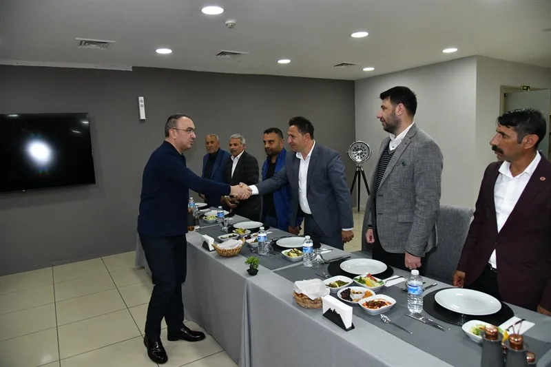 Vali Soytürk Roman Vatandaşlarımızla İftar Yaptı Vali Soytürk Roman Vatandaşlarımızla İftar Yaptı