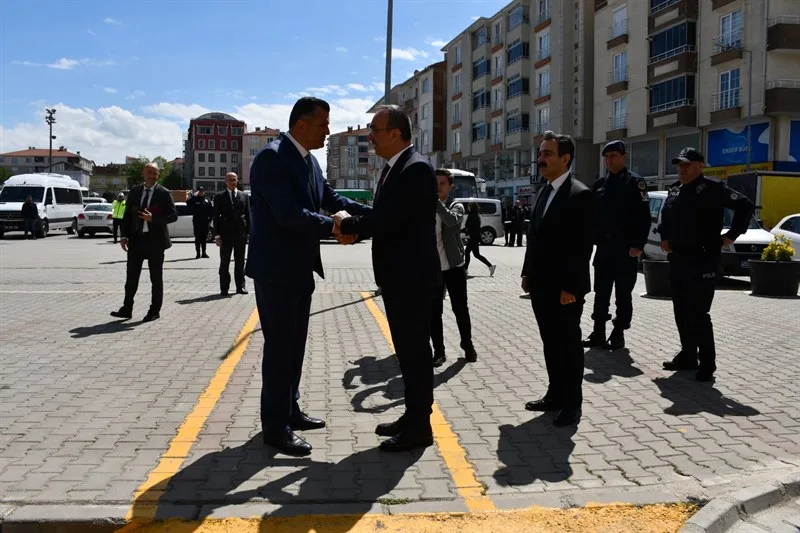 Vali Soytürk Saray Belediyesini Ziyaret Etti Vali Soytürk Saray Belediyesini Ziyaret Etti
