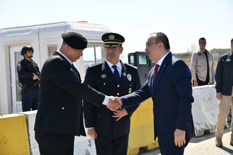 Vali Soytürk Uygulama Noktalarında Görev Yapan Personelle Bayramlaştı