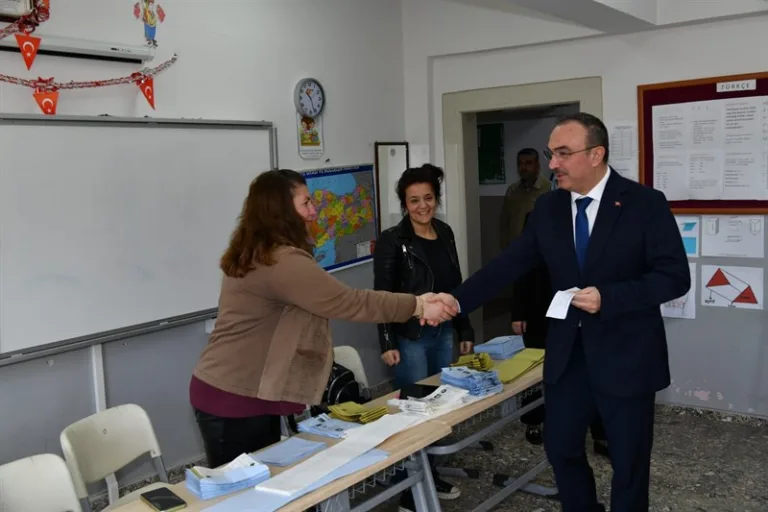 Vali Soytürk ve Eşi Nurdan Soytürk Süleymanpaşa İlçemizde Oyunu Kullandı